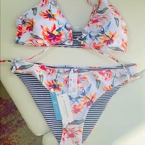 New- Cupshe two-piece with swim suit super cute floral
